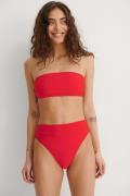 NA-KD Swimwear Bikinitruse med høyt liv - Red