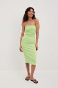 Josefine HJ x NA-KD Bandeau bodycon-kjole - Green