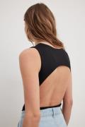 NA-KD Trend Body i jersey med åpen rygg - Black
