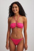NA-KD Swimwear Bikinitruse med tynne stropper - Pink