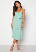 Bubbleroom Occasion Gwyneth Pleated Dress Dusty green 54