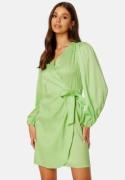 SELECTED FEMME Stine LS Short Wrap Dress Pistachio Green 40