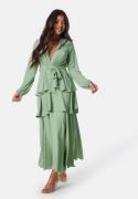 John Zack Long Sleeve Tiered Maxi Dress Sage Green M (UK12)