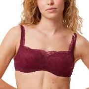 Triumph BH Body Make-Up Illusion Lace Balconette Vinrød  D 90 Dame