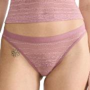 Sloggi Truser FREE Evolve Lace String Gammelrosa Sloggi 01 Dame