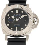 Panerai Herreklokke PAM02305 Submersible Sort/Gummi Ø47 mm