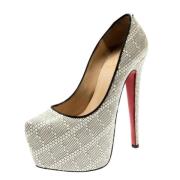 Pre-owned Hvit Raffia Christian Louboutin haeler