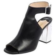 Pre-owned Prada-sandaler i svart skinn