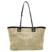 Pre-owned Beige lerret Chanel Deauville