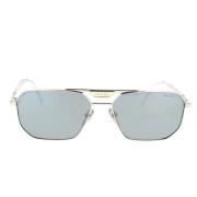 Sølvfargede solbriller med speilende linser