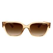 Stilige brune solbriller med gradientlinser