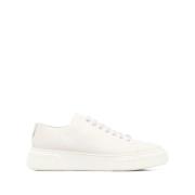 Hvite Elegante Lukkede Flate Sneakers