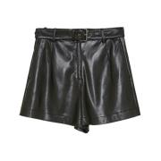 Essential Slim Shorts for kvinner