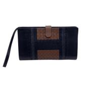 Pre-owned Leather clutches