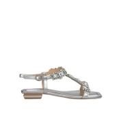 Flat sandal med rhinestones