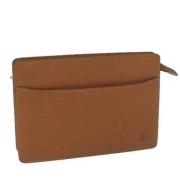 Pre-owned Leather clutches