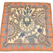 Pre-owned Silk scarves