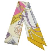 Pre-owned Silk scarves