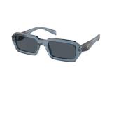 Gjennomsiktig blå solbriller med mørkegrå linser