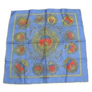 Pre-owned Silk scarves