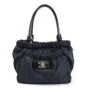 Pre-owned Fabric handbags