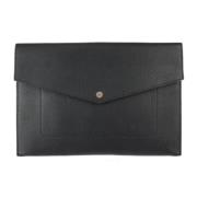 Pre-owned Leather pouches