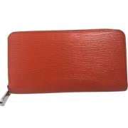 Pre-owned Leather wallets