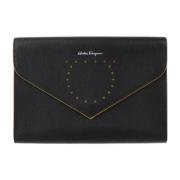 Pre-owned Leather clutches