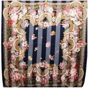 Pre-owned Silk scarves