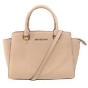 Pre-owned Leather handbags