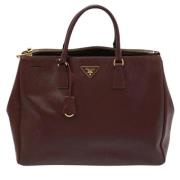 Pre-owned Leather totes