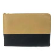 Pre-owned Leather clutches