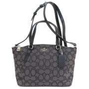 Pre-owned Fabric handbags