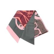 Pre-owned Silk scarves