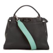 Pre-owned Leather handbags