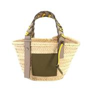 Pre-owned Raffia handbags