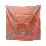 Pre-owned Silk scarves