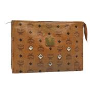 Pre-owned Leather clutches