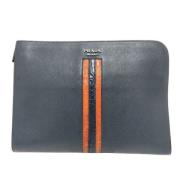 Pre-owned Leather clutches