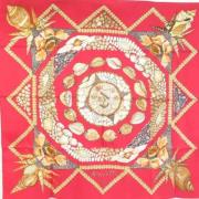 Pre-owned Silk scarves