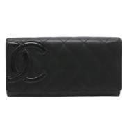 Pre-owned Leather wallets