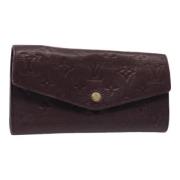 Pre-owned Leather wallets