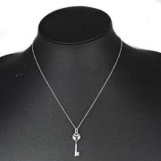 Pre-owned Metal necklaces