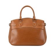 Pre-owned Leather handbags