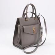 Pre-owned Leather handbags