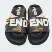 Pre-owned Leather sandals