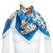 Pre-owned Silk scarves