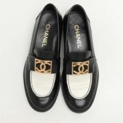 Pre-owned Leather flats