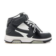 Svarte Mid Top Sneakers Stilig Perforert