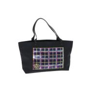 Pre-owned Nylon handbags